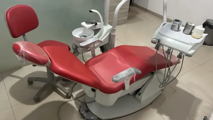 Vendo 02 cadeiras odontológicas e periféricos 