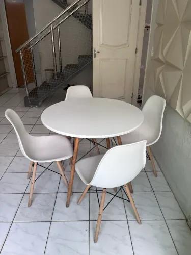 Conjunto Mesa e Cadeira