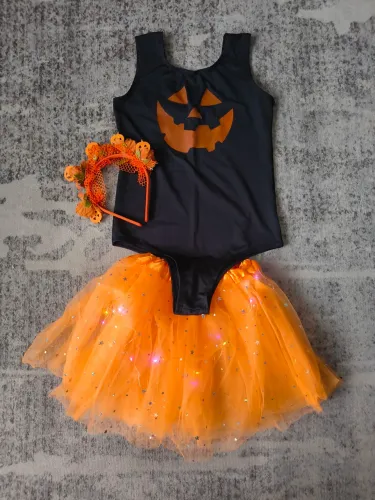 Fantasia Hallowen infantil Abóbora com LED na saia tamanho 6/7 anos. Usada uma única vez.