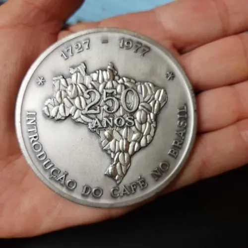 Medalha ref 250 anos do café e chaveiro