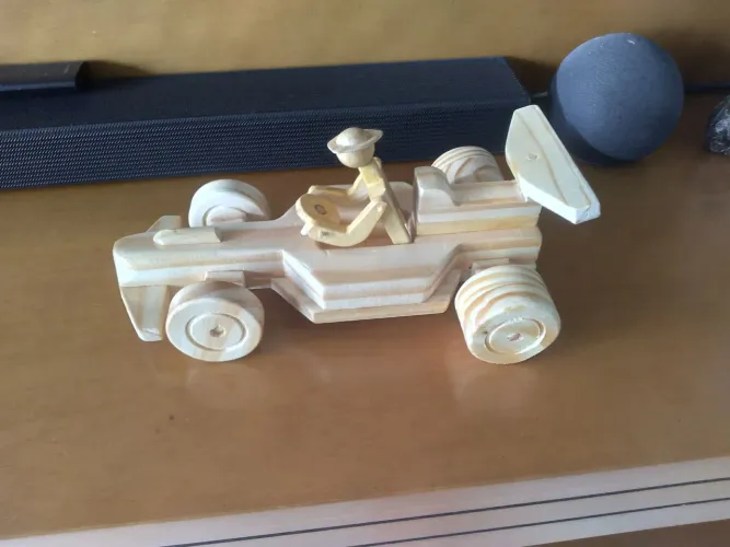 Carrinho Fórmula 1 madeira artesanal brincar / decoração