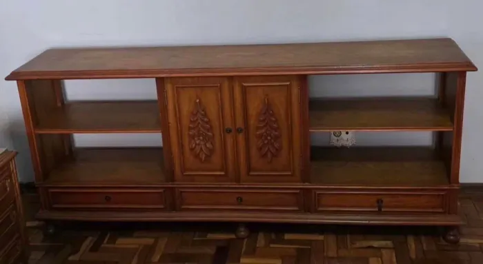 Rack/Aparador Confeccionado em Cerejeira