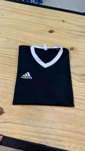 Camisas Adidas Basic - TAMANHO M