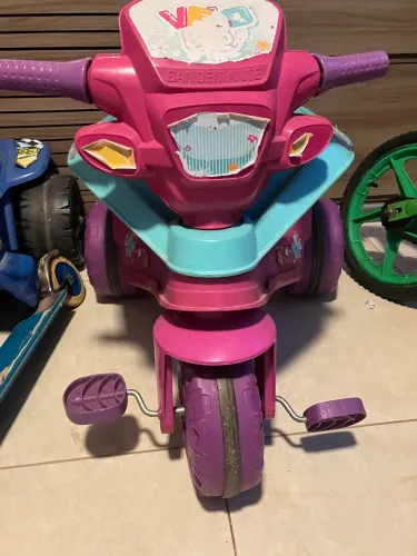 Triciclo Infantil Passeio e Pedal Velobaby - com Empurrador Bandeirante