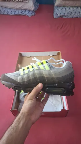 Air Max 95 Neon - Primeira Linha