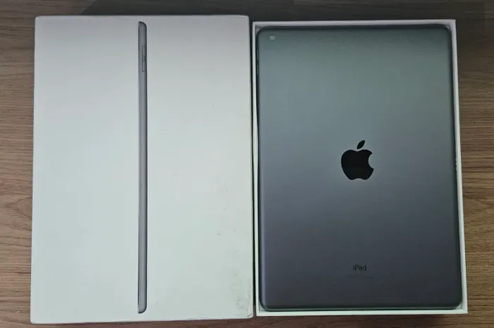 iPad 8 Geração Wi-Fi 128 GB - Cinza Espacial