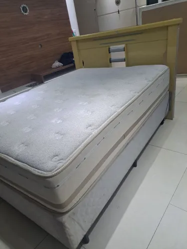 Cama box, colchão Maxspring e cabeceira