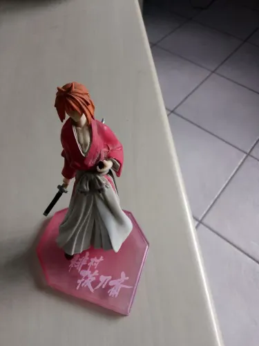 Boneco Samurai X Kenshin Himura.