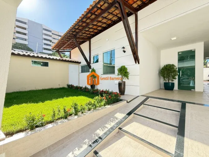 Charmosa, acolhedora e recém-reformada: uma casa plana que convida você a viver com mais c