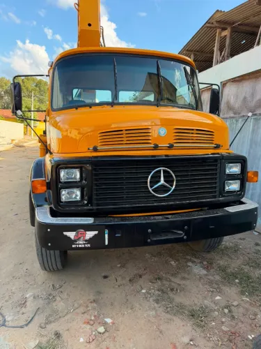 MERCEDES BENS 2213 PLATAFORMA FERRO MUCK