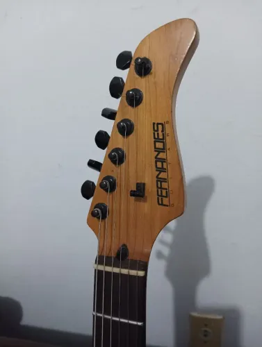 Guitarra Stratocaster 