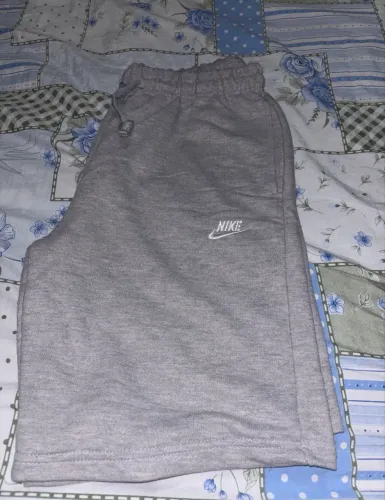 Short NIKE CLUB cinza