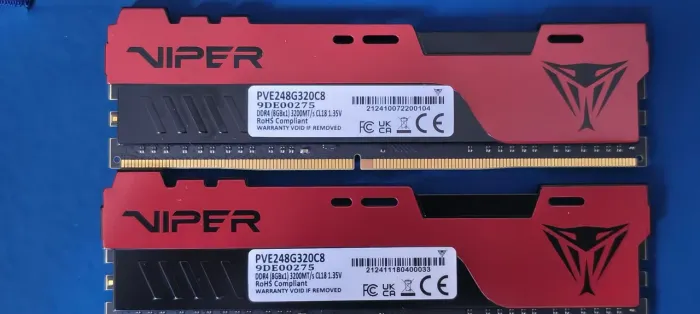Somente venda as duas memórias estão em excelente estado