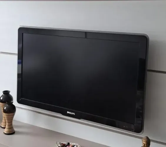 Tv Philips 42"  + Conversor - Usada 
