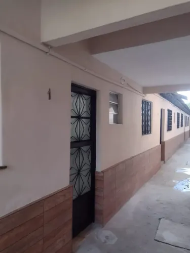 Imóvel para aluguel possui cerca de 50m2 com 1 quarto em Vila São Luís - Duque de Caxias -