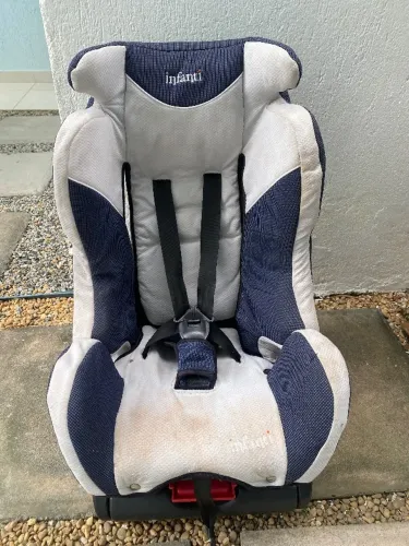 Cadeirinha de criança para carro