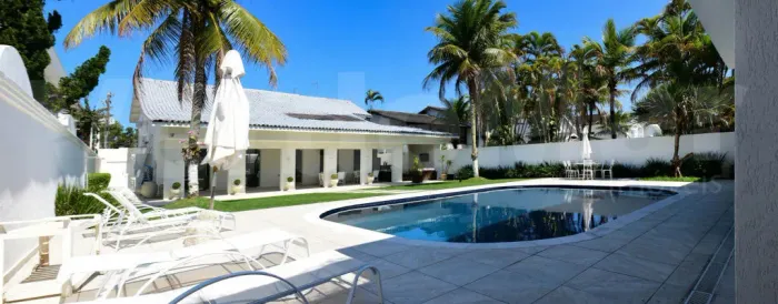 Casa a venda no Condomínio Acapulco em Guarujá.