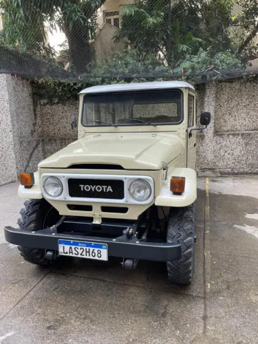 Toyota Band.Jipe Cap.de Aço Chas. Curto Diesel 1988