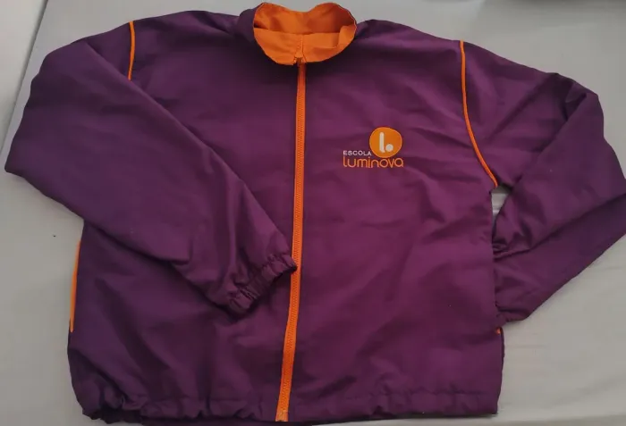 Jaqueta Tactel forrada - R$95,00 - Tamanho P (adulto) - Novinha - Uniforme Escola Luminova