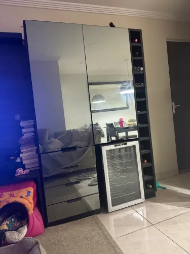 Vendo buffet vertical /Cristaleira