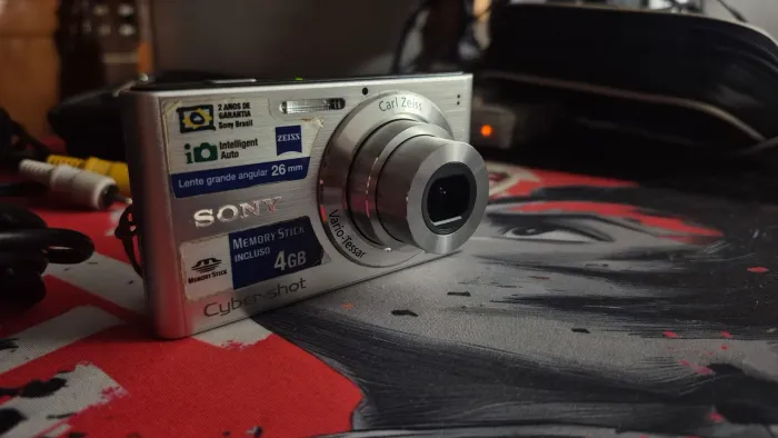 Câmera Sony Cyber-shot DSC-W320