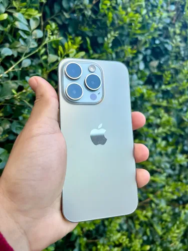 iPhone 15 Pro 256GB Natural Titanium | Sem peças trocadas | Bateria 83%