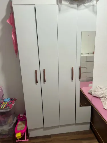 Guarda roupa 4 portas