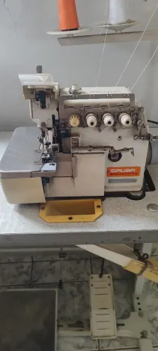 Máquina de costura. 737 ponto cadeia