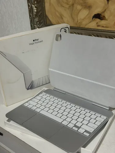 Magic Keyboard Apple Original para iPad 13 polegadas