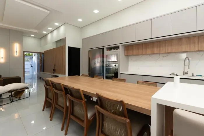 Seu Novo Lar na Zona III: Casa Moderna com Piscina, Espaço Gourmet e Eletros!!!