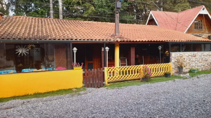 Chalé Completo em Atibaia | Dentro do Camping Rio Manso