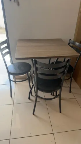 Mesa bem resiste
