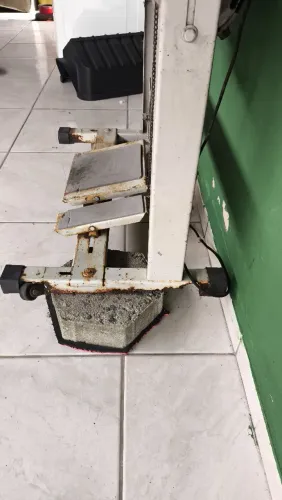 Máquina de costura industrial overloque 
