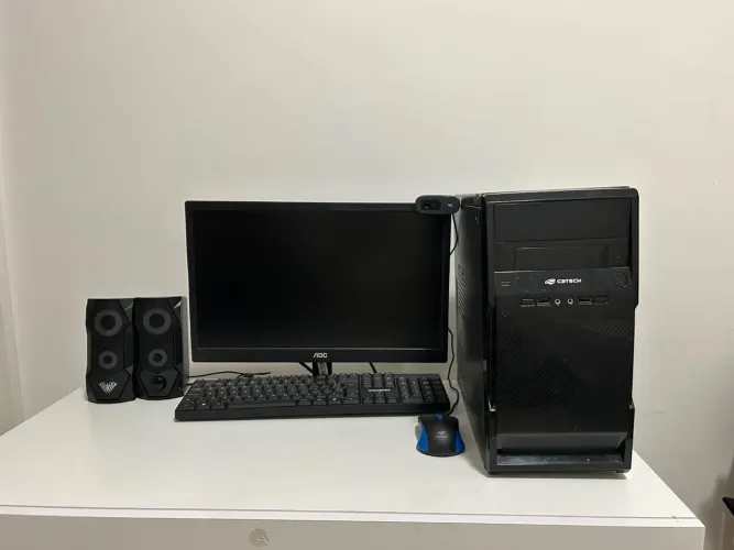 Computador completo. Funcionando perfeitamente.
