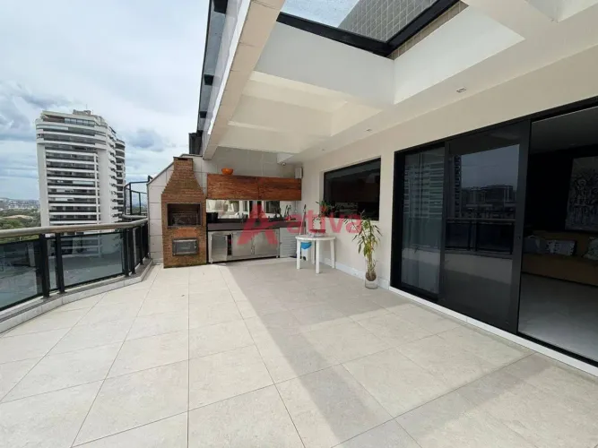 Cobertura em condomínio Resort frente mar na Barra da Tijuca Rio de Janeiro.