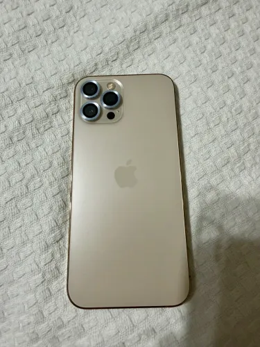 Celular iPhone 12 Pro Max dourado
