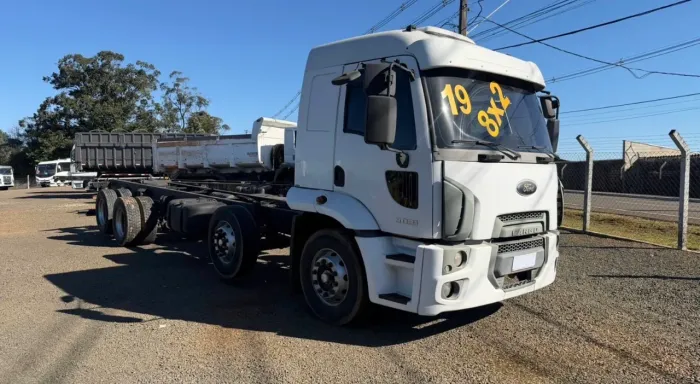 FORD CARGO 3031 8X2