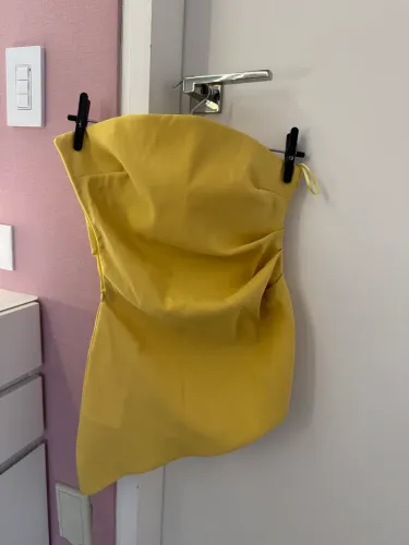 Blusa tomara que caia amarela ZARA