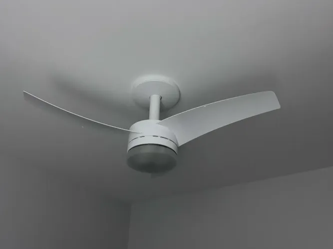 Vendo ventilador de teto com controle remoto 