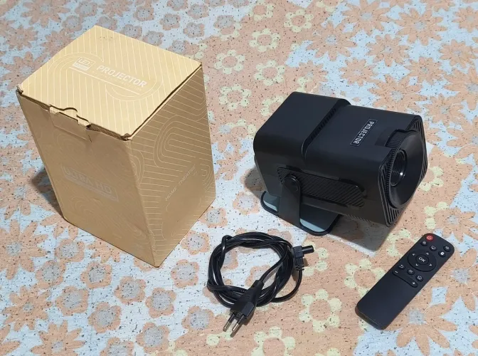 Projetor "HY320" (Smart TV Android) - 390 ANSI Lumens Full HD.