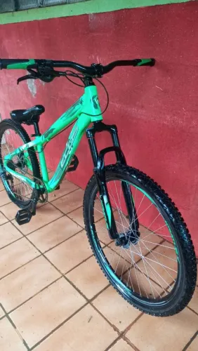 BIKE ARO 26 SEMI NOVA FREIO HIDRÁULICO SHIMANO TOP ?