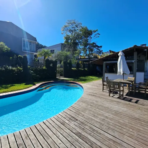 Casa de condomínio para venda  em Duchas - Petrópolis - RJ