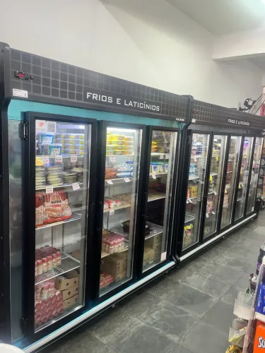 Geladeiras de auto serviço de 3 e 5 portas novas a pronta entrega