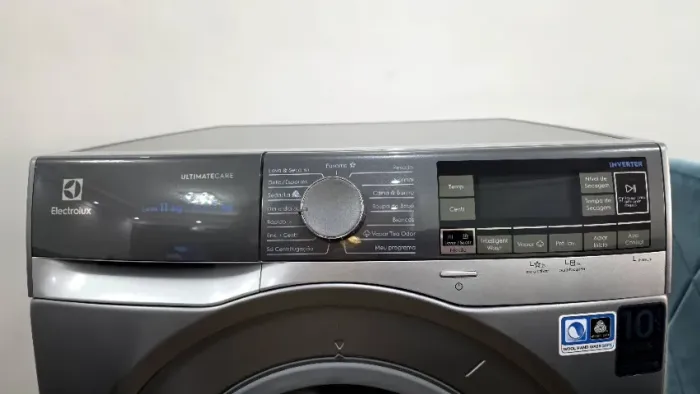 Lava e Seca Electrolux 11Kg Inox Perfect Care Inverter com Água Quente/Vapor (LSW11) - 127