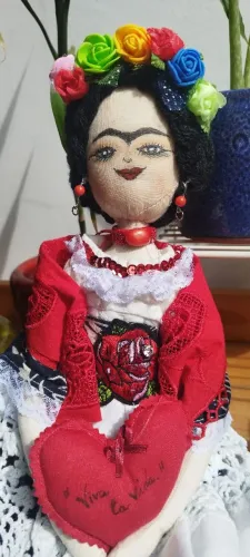 Boneca grande de pano Frida Kallo