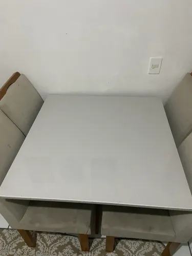 Mesa de jantar 4 cadeiras 