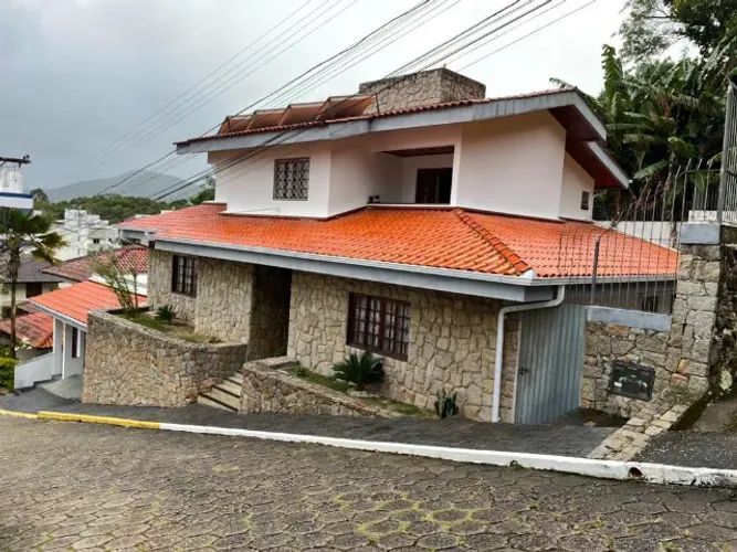 Casa em condomínio fechado
