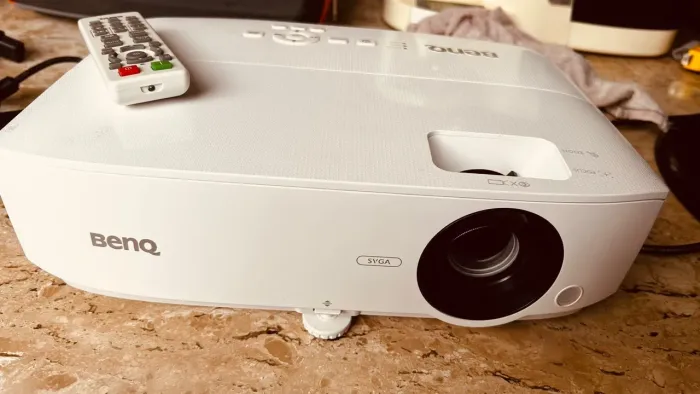 Projetor BenQ MS531 - 3300 Lúmens, Duplo HDMI - Com Controle Remoto (Excelente Estado)