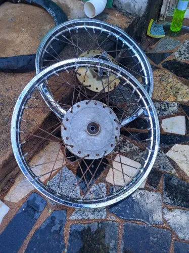 Jogo de rodas CG Fan 125 (2011) usada