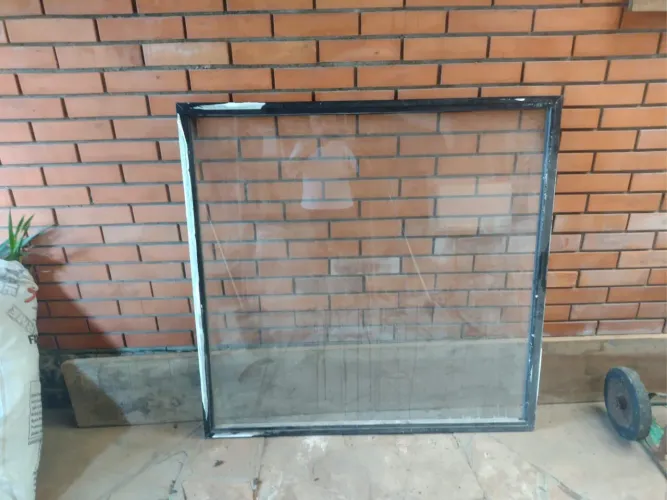 Vendo esquadria de alumínio com vidro